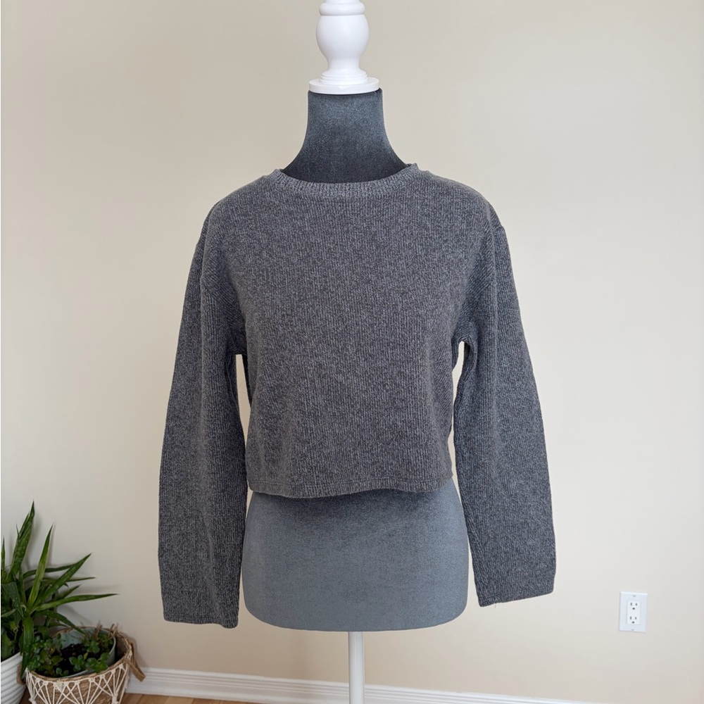 ZARA grey cropped sweater – Size Medium